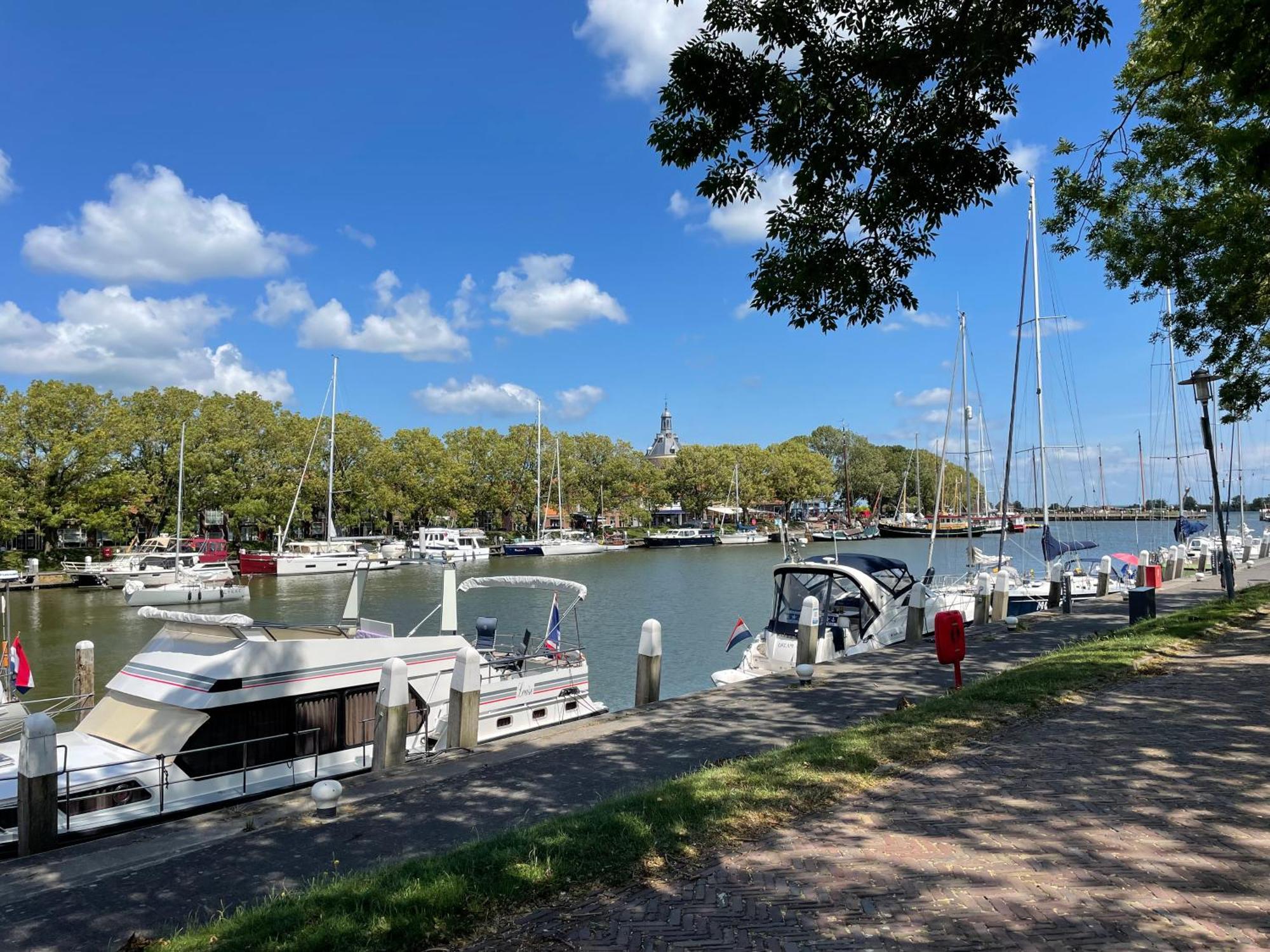 Hotelhuisjes Medemblik วีริงเงอแวร์ฟ ภายนอก รูปภาพ