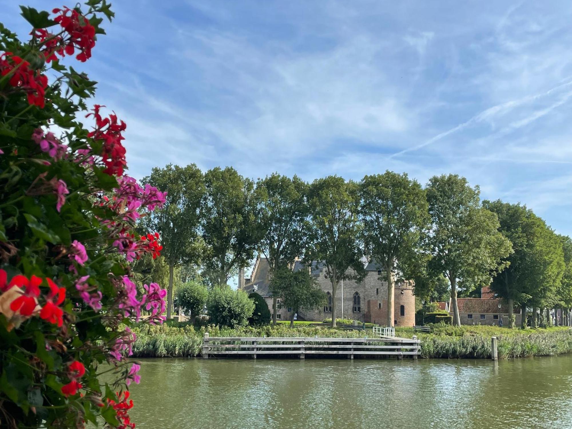 Hotelhuisjes Medemblik วีริงเงอแวร์ฟ ภายนอก รูปภาพ