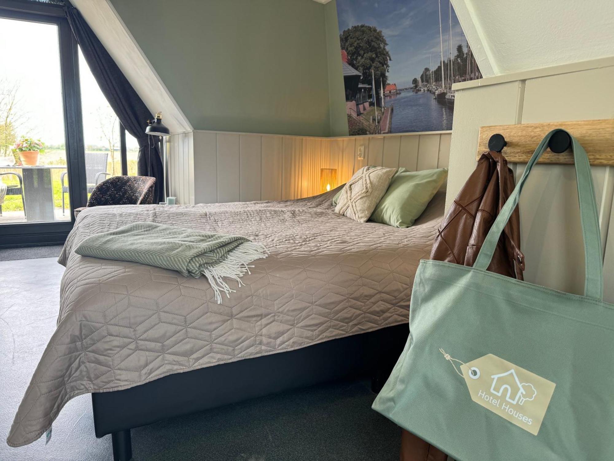 Hotelhuisjes Medemblik วีริงเงอแวร์ฟ ภายนอก รูปภาพ
