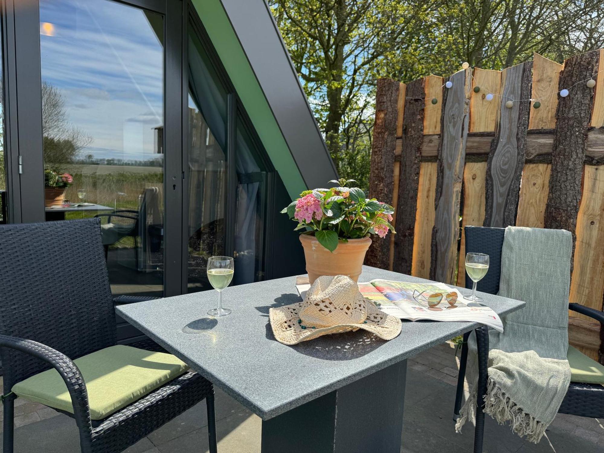 Hotelhuisjes Medemblik วีริงเงอแวร์ฟ ภายนอก รูปภาพ